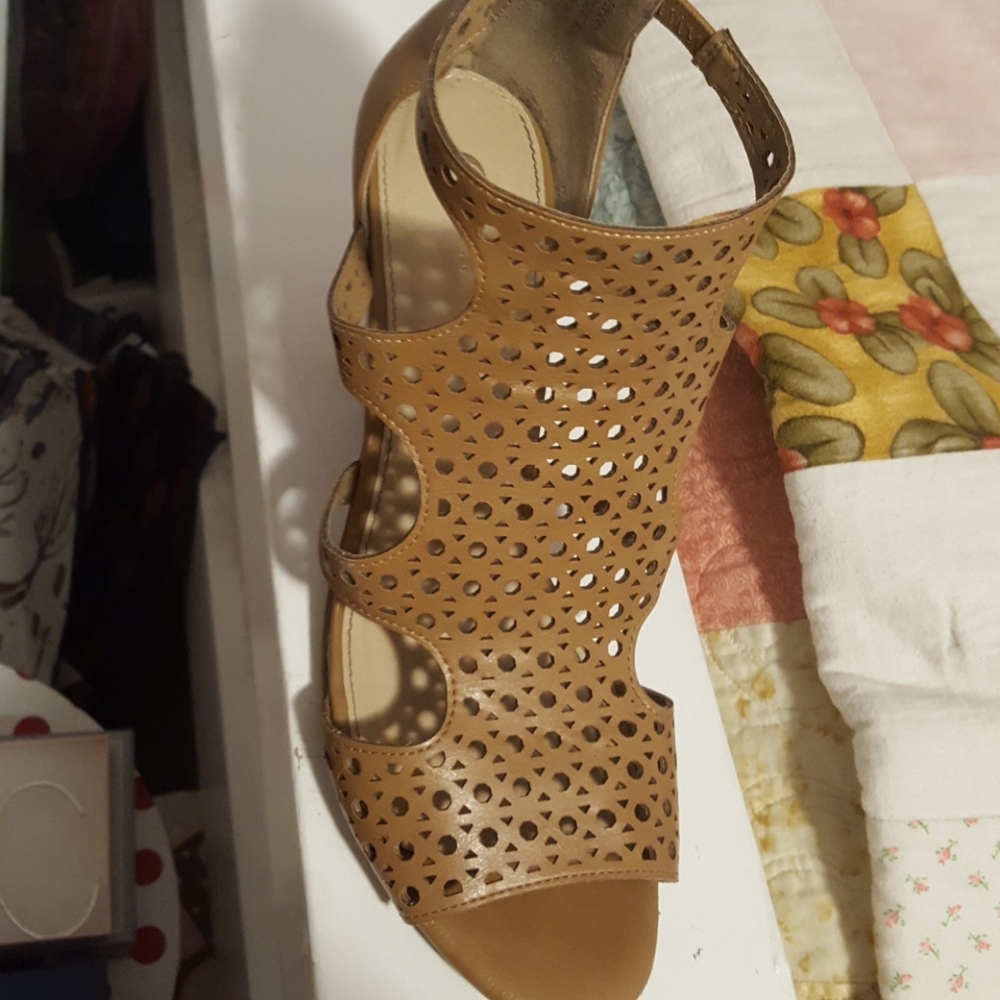 Shoes - Picture 3 of 3